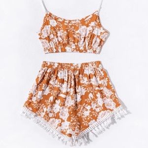 Matching crop top + shorts Size M